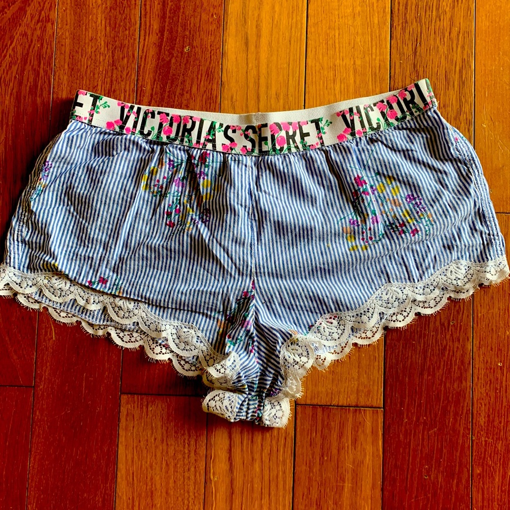 Victoria’s Secret sleeping shorts - Size Medium